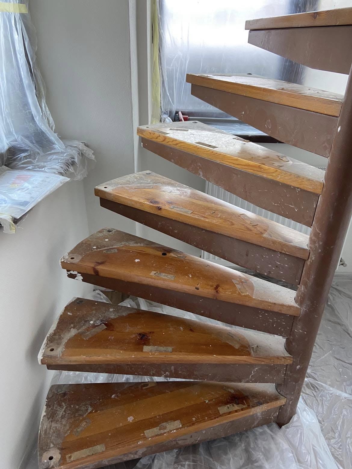 Renovace dřevěného schodiště — foto 3